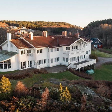 Hotel Ah Stifts- & Konferensgard à Ljungskile Extérieur photo